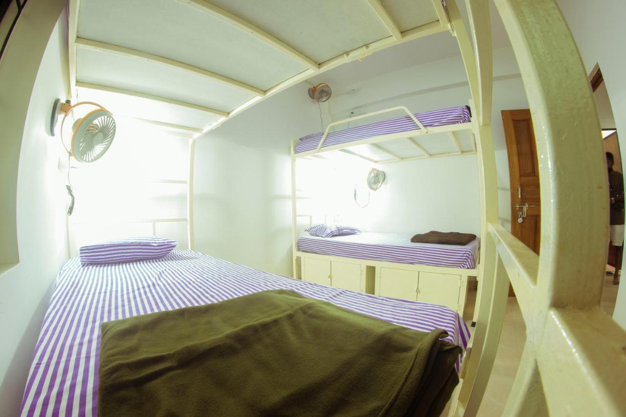 Bonds Hostel Candolim Eksteriør bilde