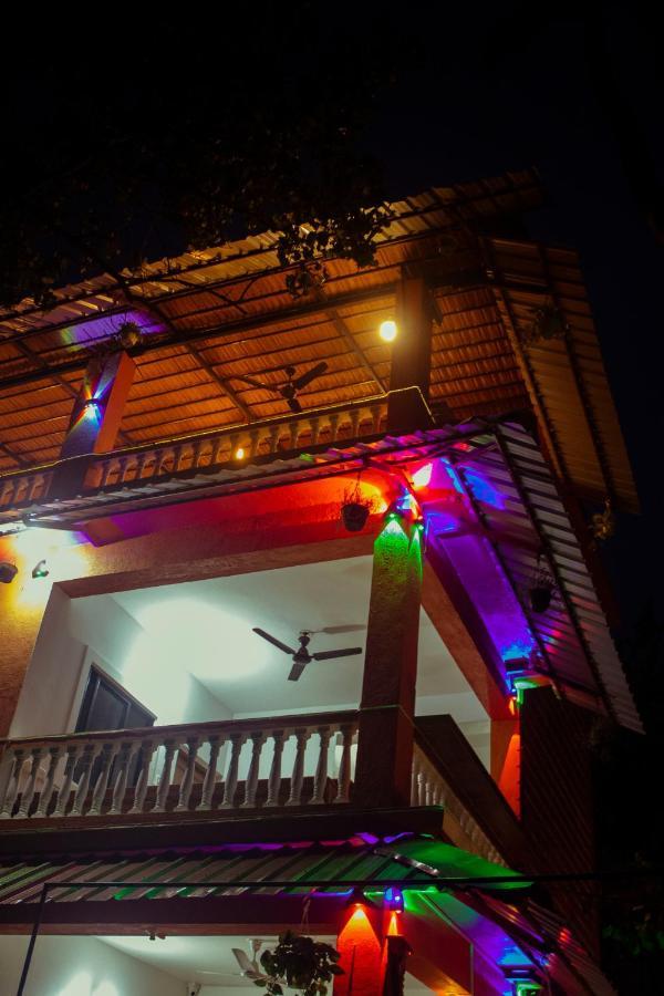 Bonds Hostel Candolim Eksteriør bilde