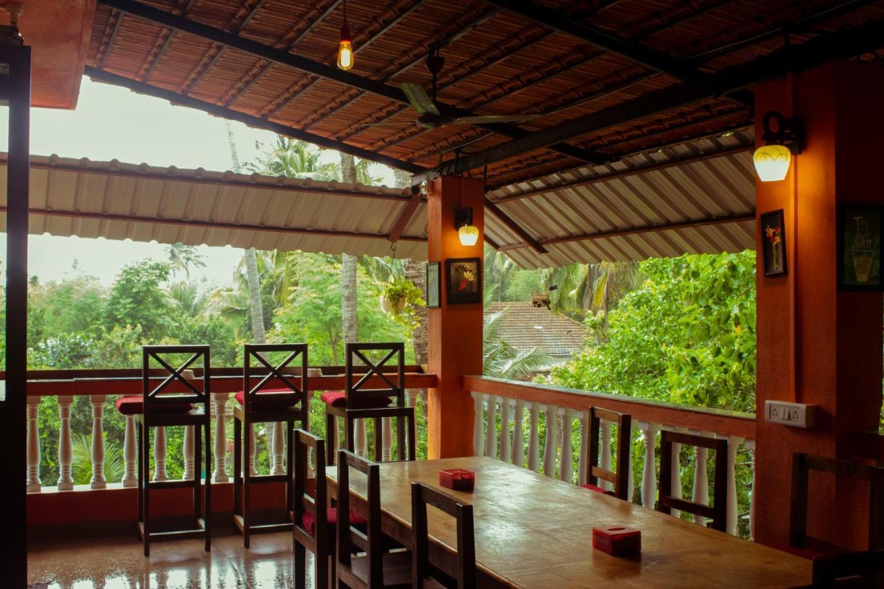 Bonds Hostel Candolim Eksteriør bilde