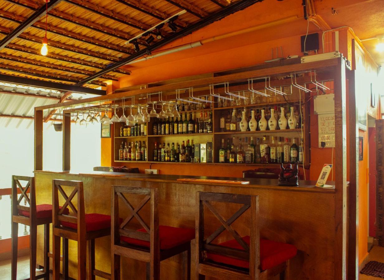 Bonds Hostel Candolim Eksteriør bilde