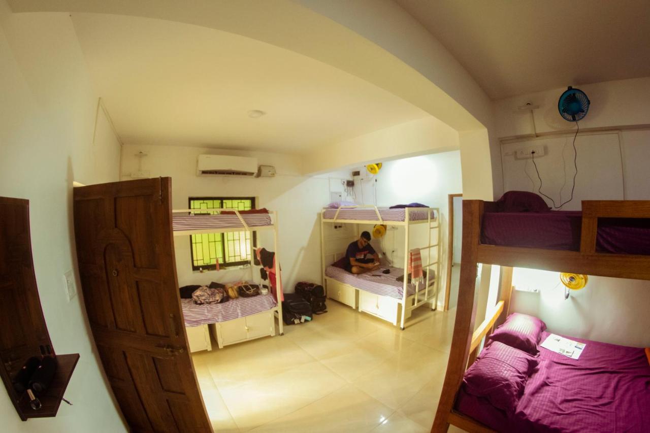 Bonds Hostel Candolim Eksteriør bilde