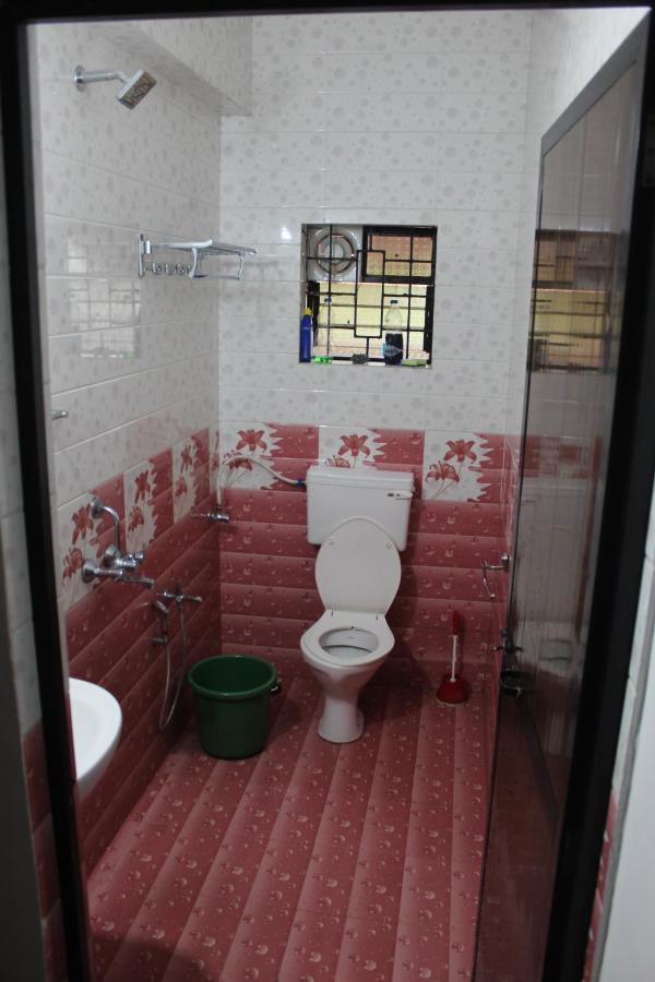Bonds Hostel Candolim Eksteriør bilde