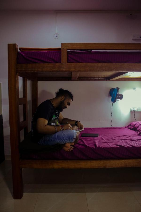 Bonds Hostel Candolim Eksteriør bilde